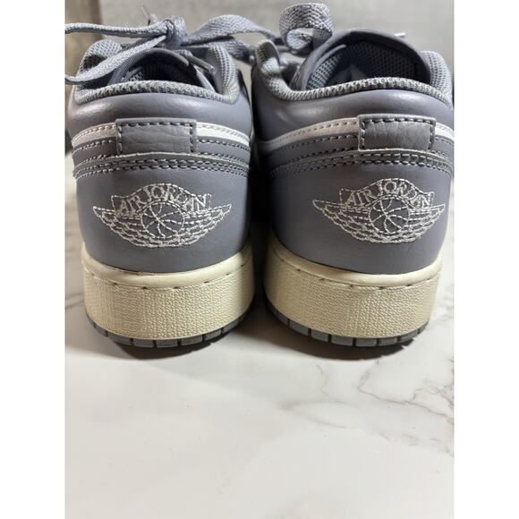 Air Jordan 1 Low GS Light Smoke Grey/White 553560-053 5.5Y w/ Box - Picture 5 of 7